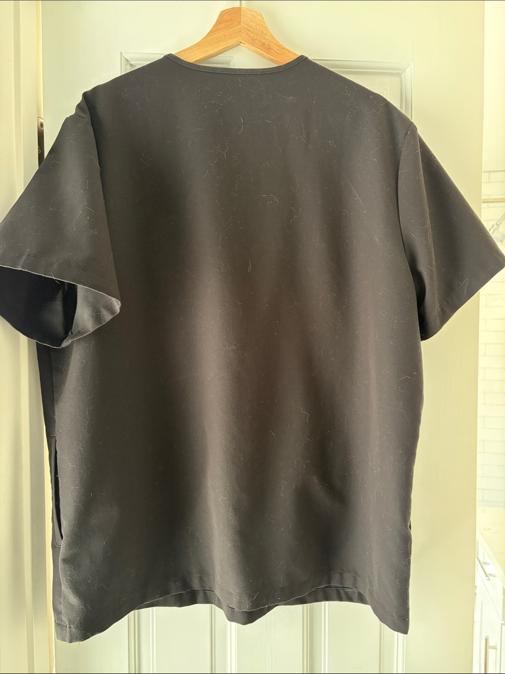 Figs Men's Black V-Neck Short Sleeve & Straight Leg Scrub Set - Picture 4 of 8